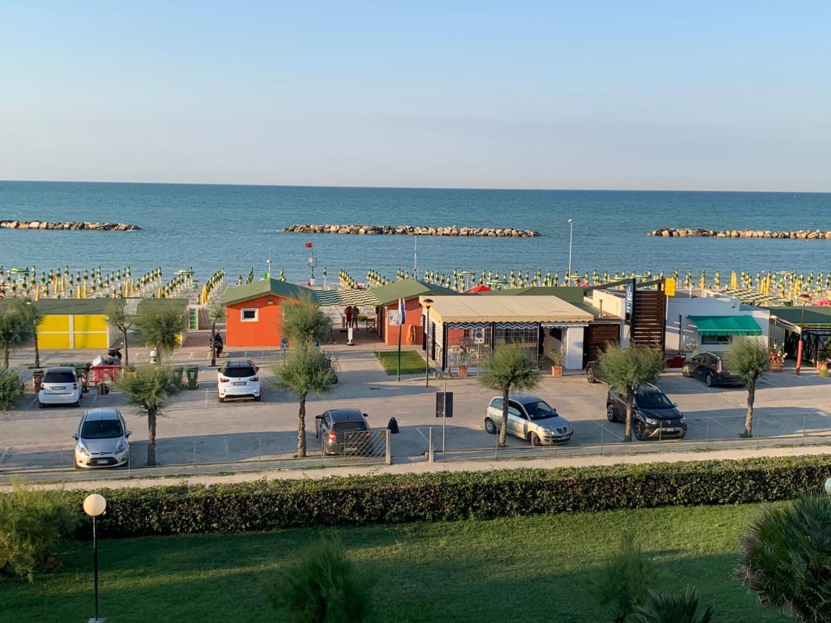 法诺Al Mare Apartament公寓 外观 照片
